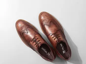 Talvel Lace up nikerdatud jalatsid meestele naturaalsest Nahast Meeste kingad Inglismaa stiil brogue kingad Käsitöö vabaaja jalatsid - Pilt 2  